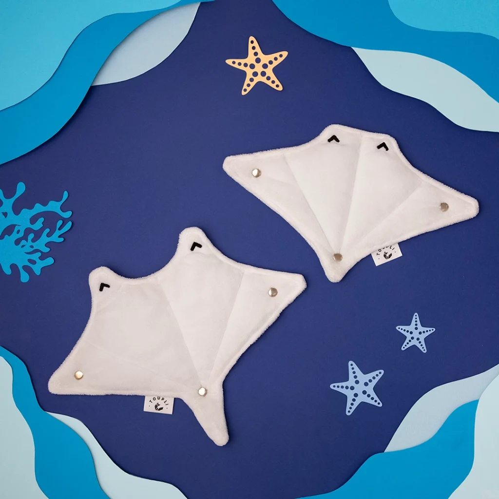 Présentation de la peluche blanche évolutive décomposé de la marque Made in france